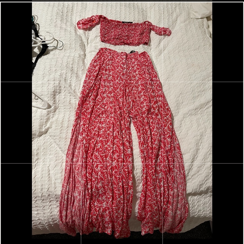 Hot pink pant & off the should top!